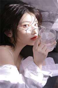 快穿:我认识的大佬不是这样的精品文