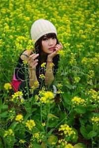 文章精选阅读全家穿越就流放,搬空侯府一路浪