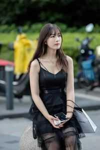 放手以后,她寻找爱过的痕迹:过年那天,我准备了一桌子饭菜,等着何琳回来